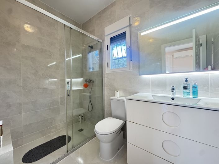 Image No.23-3 Bed Villa for sale