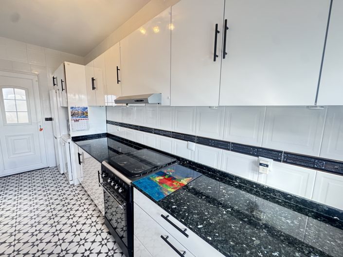 Image No.27-3 Bed Villa for sale