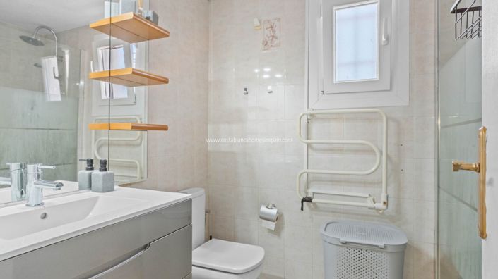 Image No.12-2 Bed Bungalow for sale