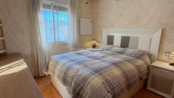 Image No.2-3 Bed Property for sale