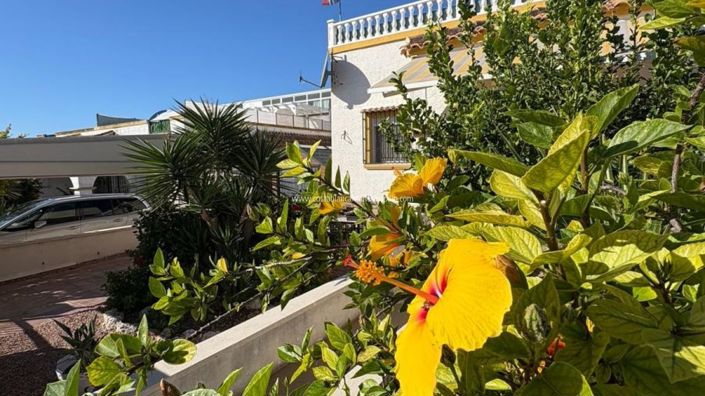 Image No.32-3 Bed Property for sale