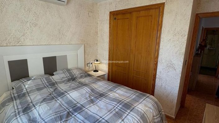 Image No.5-3 Bed Property for sale