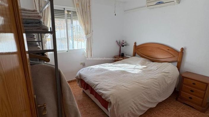 Image No.6-3 Bed Property for sale