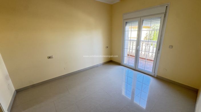 Image No.11-4 Bed Villa for sale