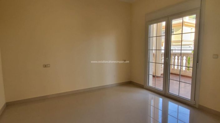 Image No.8-4 Bed Villa for sale