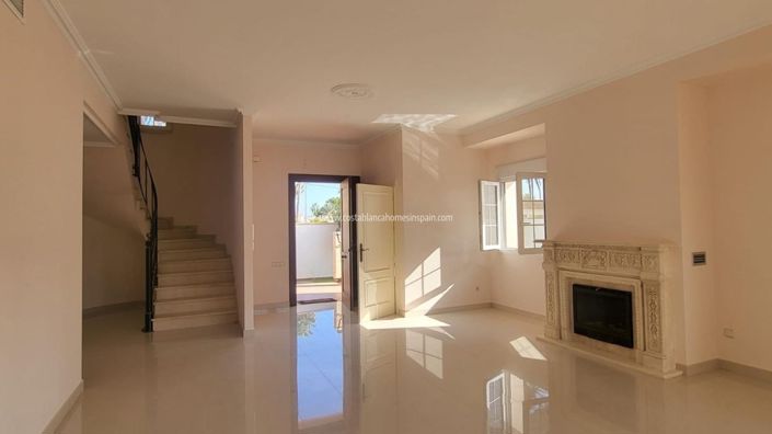 Image No.6-4 Bed Villa for sale