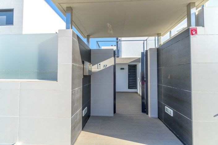 Image No.24-3 Bed Villa for sale