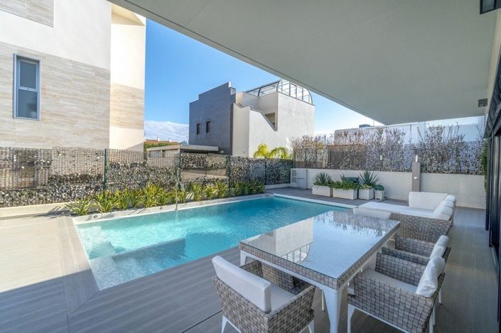 Image No.4-3 Bed Villa for sale