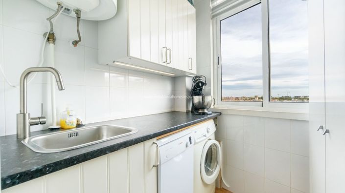 Image No.21-3 Bed Apartment for sale