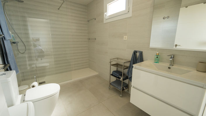 Image No.29-4 Bed Townhouse for sale