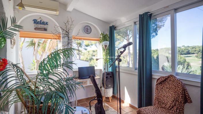 Image No.27-2 Bed Property for sale