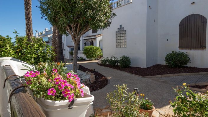 Image No.43-2 Bed Property for sale