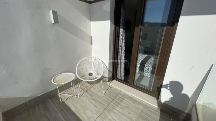 Image No.24-2 Bed Property for sale