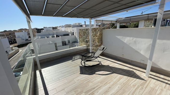 Image No.28-2 Bed Property for sale