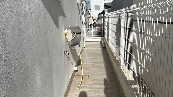 Image No.7-2 Bed Property for sale