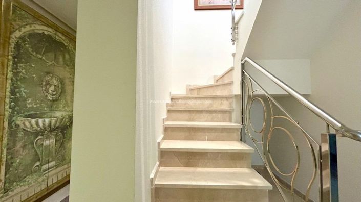 Image No.24-3 Bed Apartment for sale