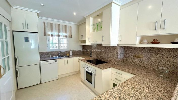 Image No.8-3 Bed Apartment for sale