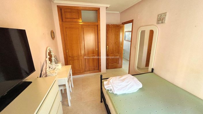 Image No.21-4 Bed Townhouse for sale