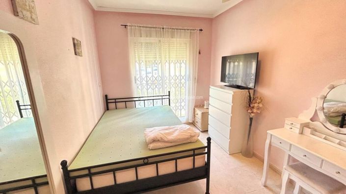 Image No.15-4 Bed Townhouse for sale