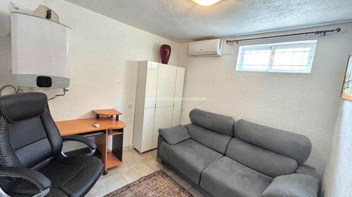 Image No.20-4 Bed Townhouse for sale