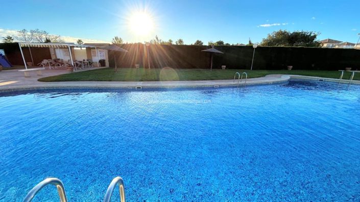 Image No.27-4 Bed Townhouse for sale