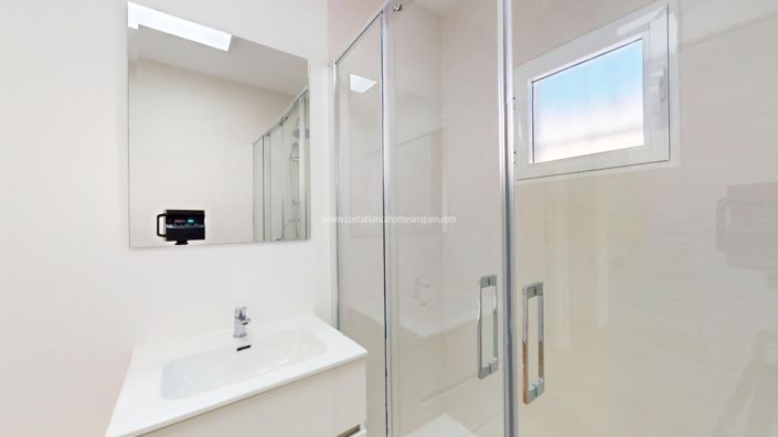 Image No.25-2 Bed Villa for sale