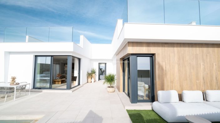 Image No.10-3 Bed Villa / Detached for sale