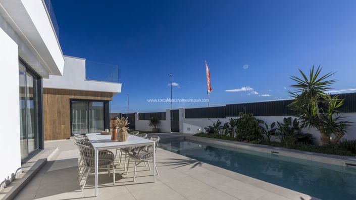 Image No.18-3 Bed Villa / Detached for sale