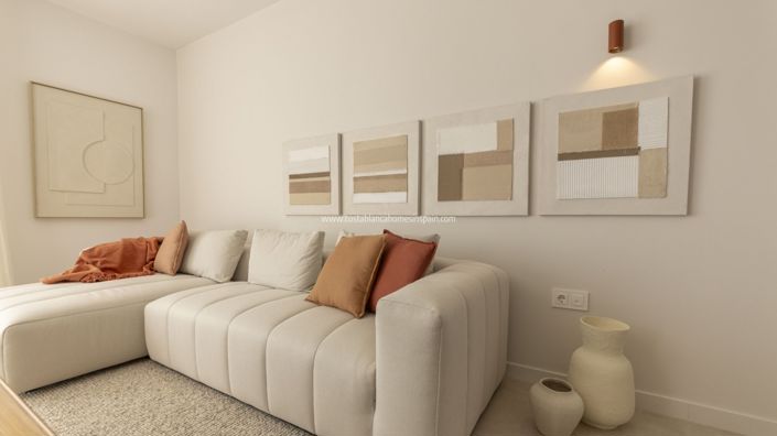 Image No.27-3 Bed Villa / Detached for sale