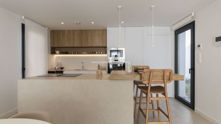 Image No.37-3 Bed Villa / Detached for sale