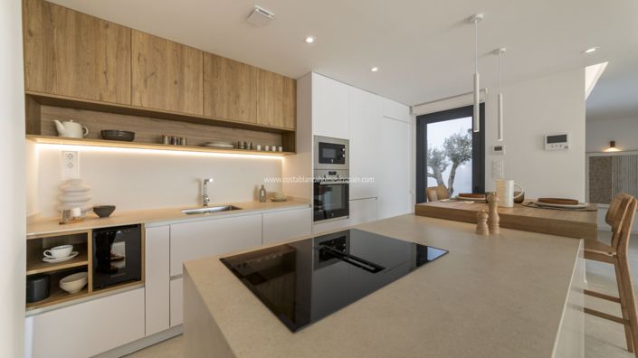 Image No.41-3 Bed Villa / Detached for sale