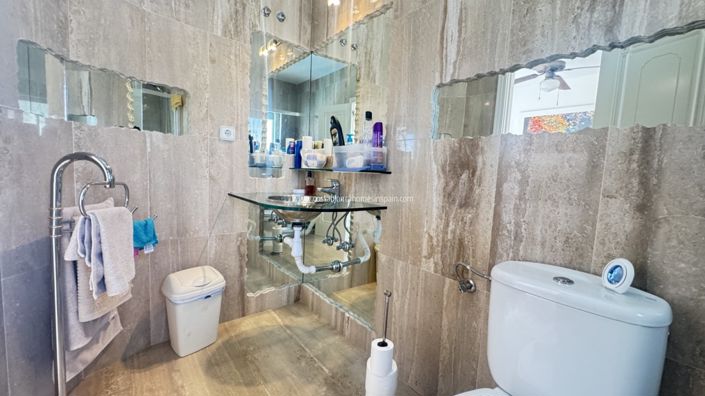 Image No.17-3 Bed Villa for sale