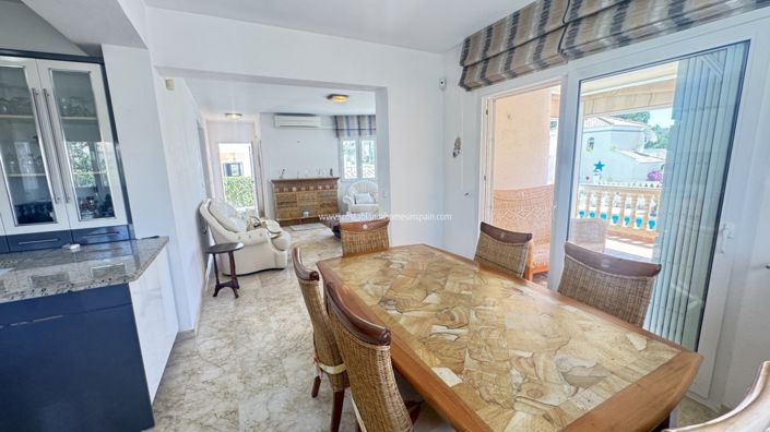 Image No.6-3 Bed Villa for sale