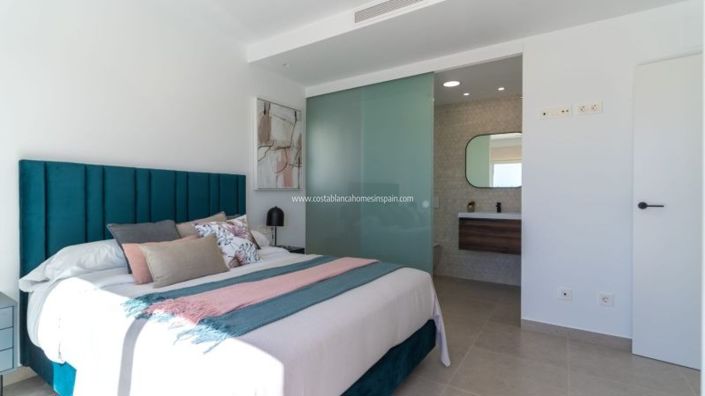 Image No.19-3 Bed Villa for sale