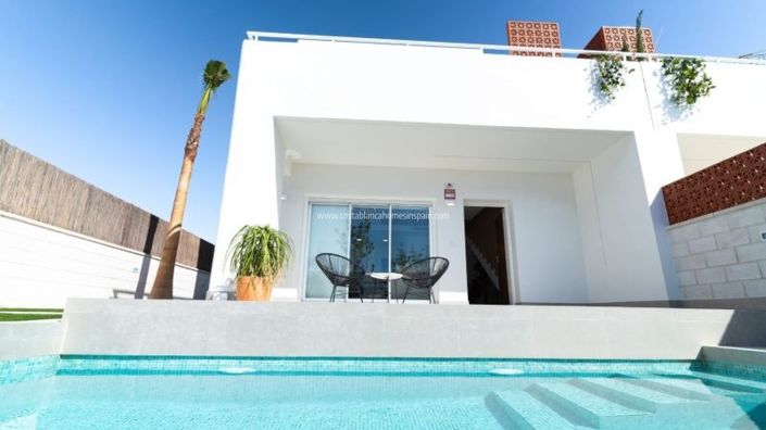 Image No.2-3 Bed Villa for sale