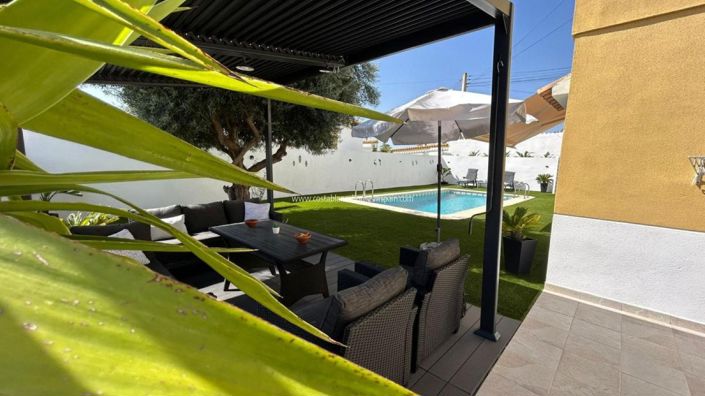 Image No.11-3 Bed Villa for sale