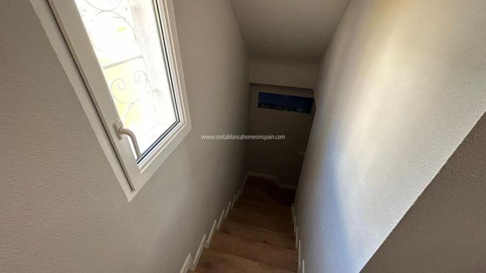 Image No.35-3 Bed Villa for sale