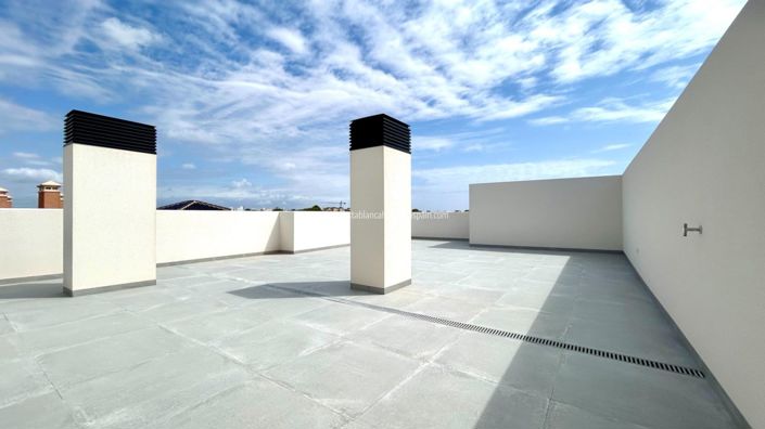 Image No.36-2 Bed Apartment for sale