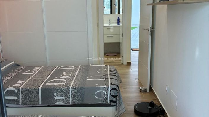 Image No.18-2 Bed Apartment for sale