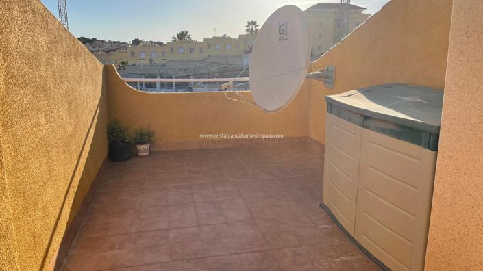 Image No.12-2 Bed Townhouse for sale