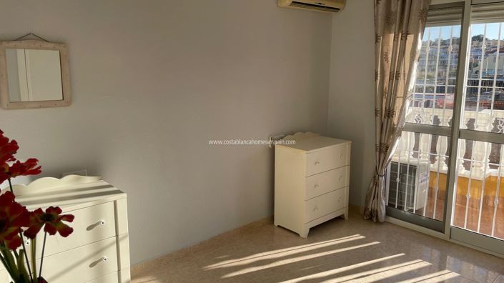 Image No.8-2 Bed Townhouse for sale