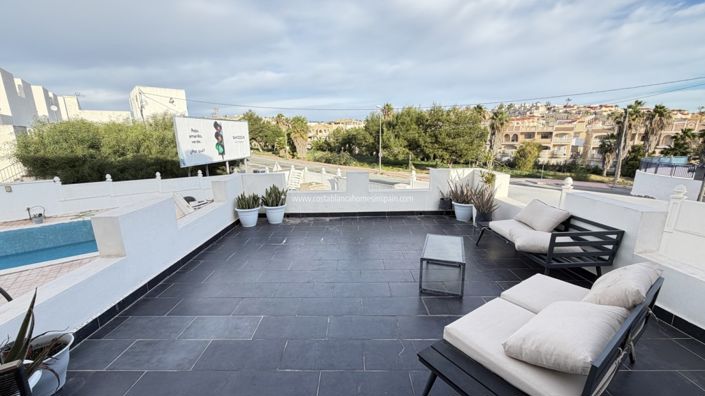 Image No.10-6 Bed Villa for sale