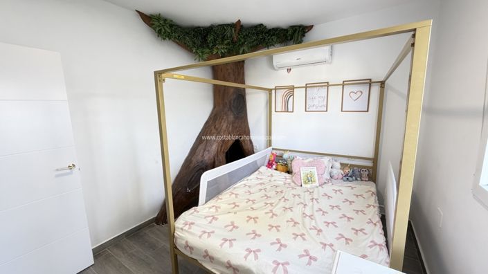 Image No.15-6 Bed Villa for sale