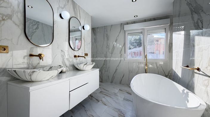 Image No.23-6 Bed Villa for sale