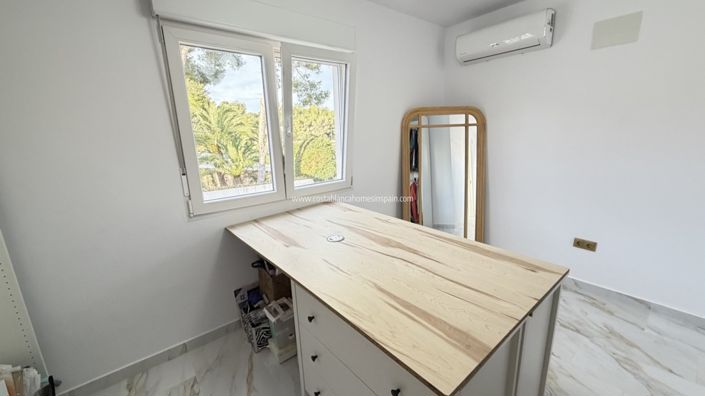 Image No.28-6 Bed Villa for sale