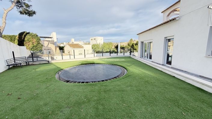 Image No.30-6 Bed Villa for sale