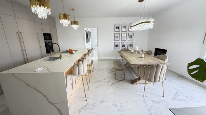 Image No.6-6 Bed Villa for sale