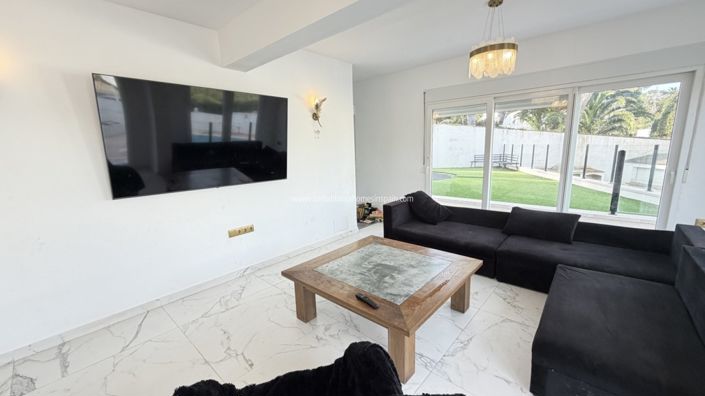 Image No.8-6 Bed Villa for sale