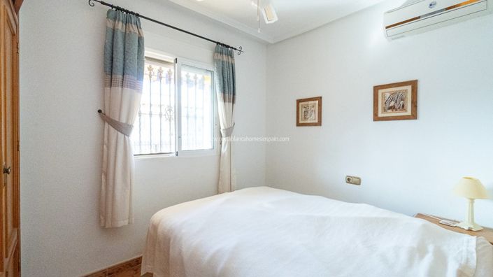 Image No.15-2 Bed Bungalow for sale