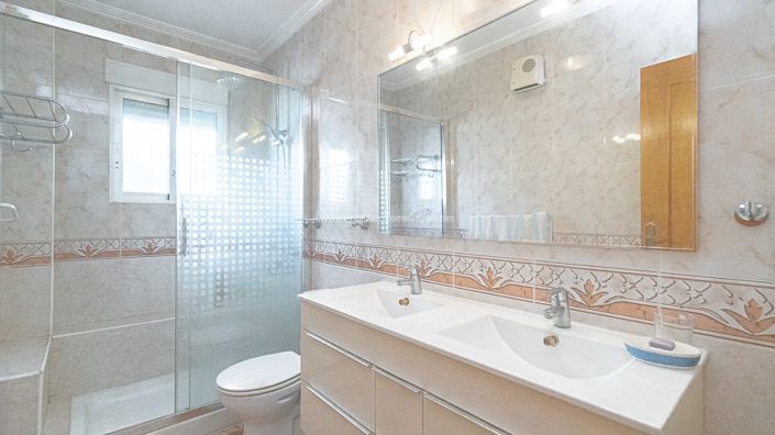 Image No.18-2 Bed Bungalow for sale